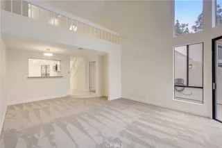 Photo #4: OC23104410 Listing