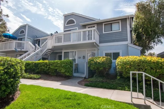 MLS: OC23104492 Condo For Sale