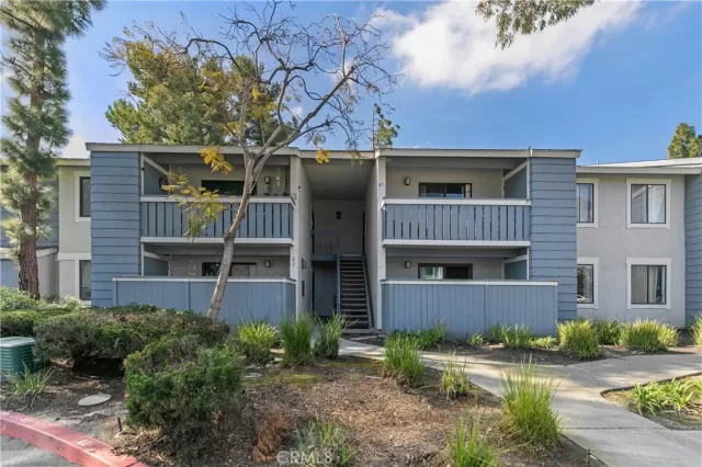 MLS: OC23104692 Condo For Sale