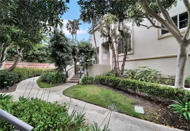 MLS: OC23104801 Condo For Sale