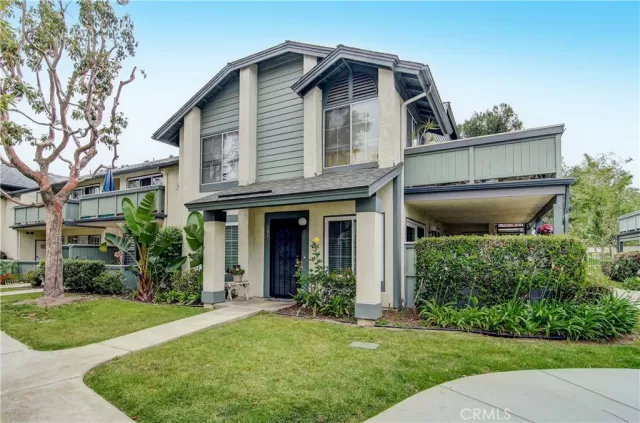 MLS: OC23104897 Condo For Sale