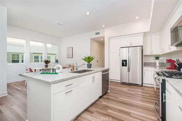 MLS: OC23104959 Condo For Sale