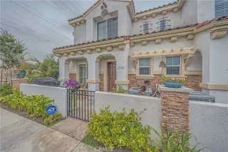 Photo #2: OC23105122 Listing