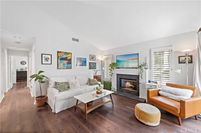 MLS: OC23105425 Condo For Sale