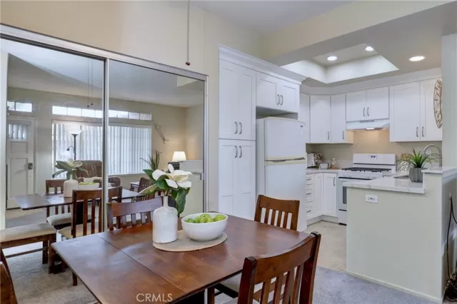 MLS: OC23105652 Condo For Sale