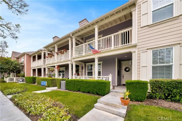 MLS: OC23105702 Condo For Sale