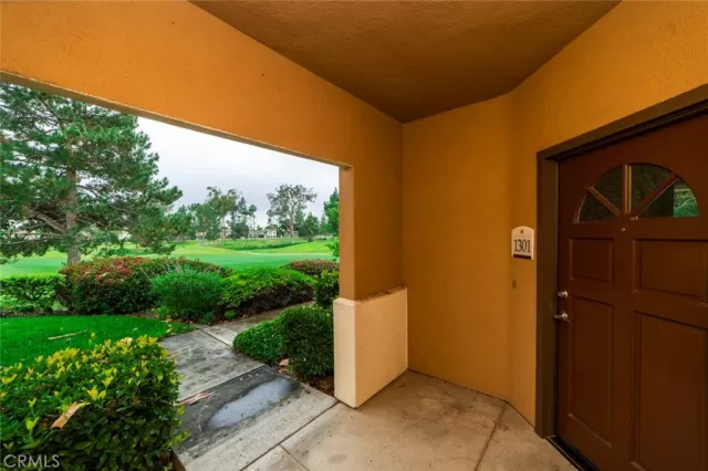 MLS: OC23105807 Condo For Sale