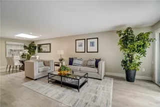 Photo #4: OC23105880 Listing 