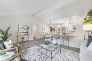 Photo #2: OC23105905 Listing