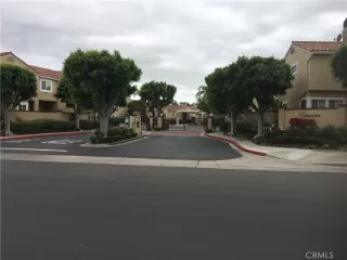 Photo #4: OC23106019 Listing 