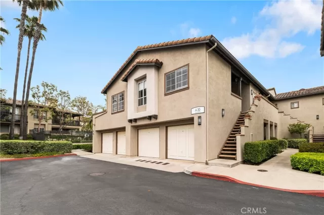 MLS: OC23106401 Condo For Sale