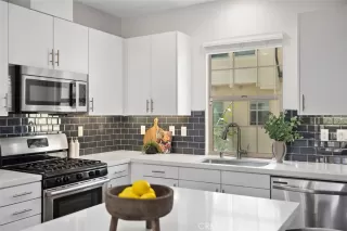 Photo #6: OC23106569 Listing