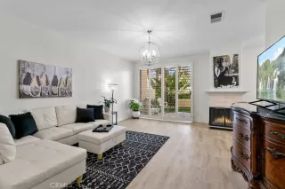 Photo #2: OC23106570 Listing