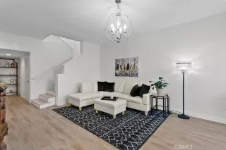 Photo #3: OC23106570 Listing