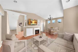 Photo #2: OC23106582 Listing