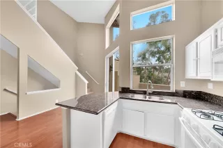 Photo #3: OC23106582 Listing