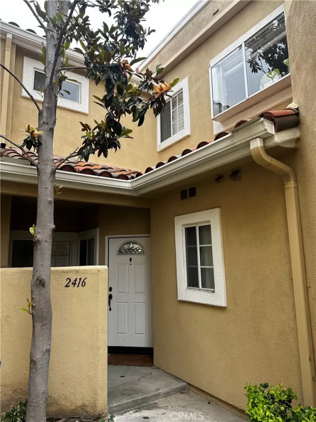 MLS: OC23106697 Condo For Sale
