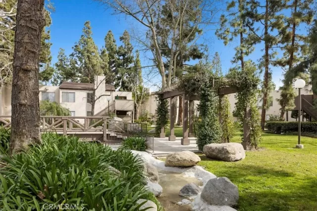 MLS: OC23106943 Condo For Sale