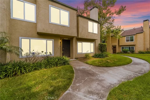 MLS: OC23107078 Condo For Sale