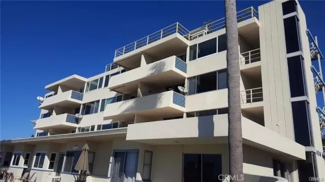 MLS: OC23107332 Condo For Sale