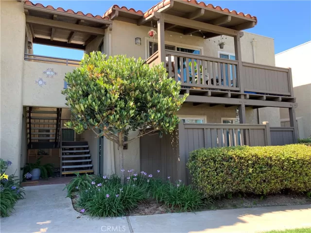 MLS: OC23107407 Condo For Sale