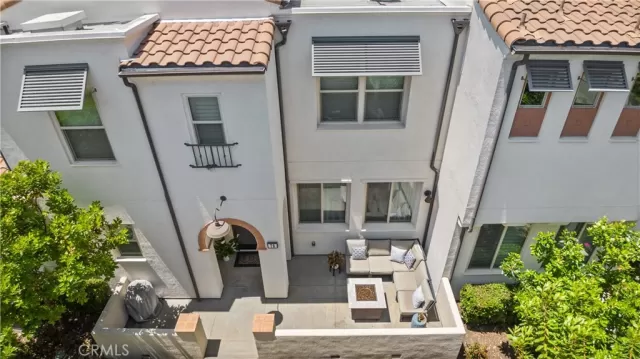 MLS: OC23107692 Condo For Sale