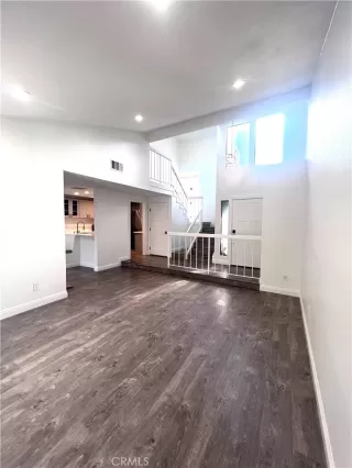 Photo #2: OC23107762 Listing