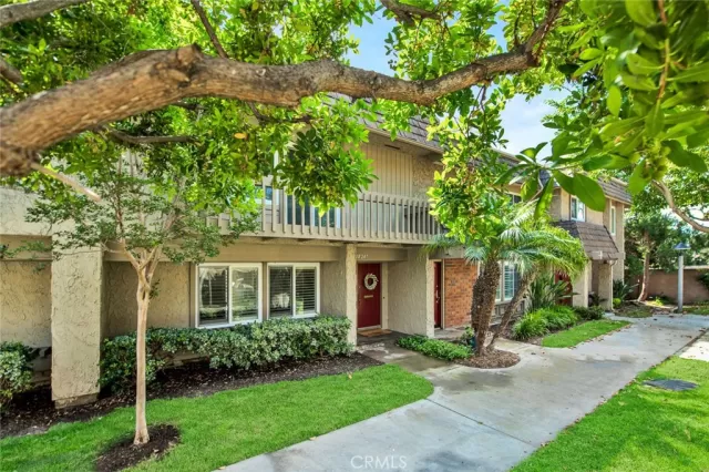 MLS: OC23107767 Condo For Sale