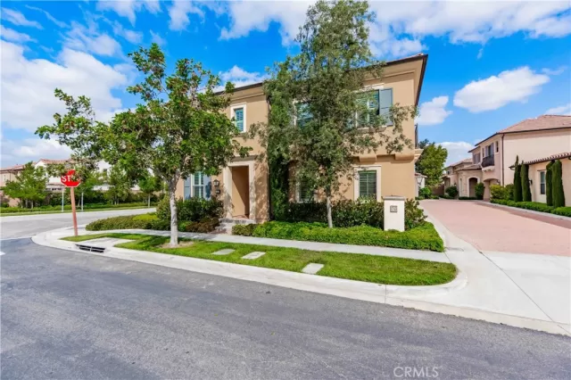 MLS: OC23107899 Condo For Sale