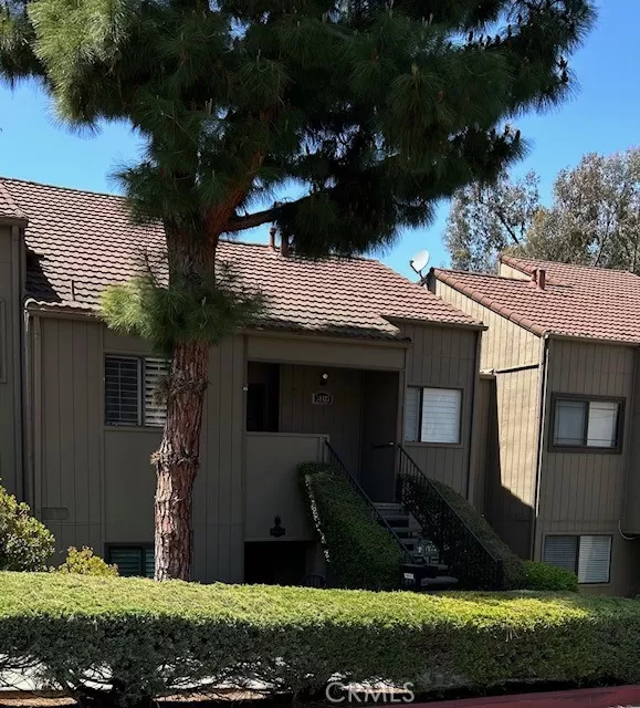 MLS: OC23108170 Condo For Sale