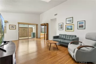 Photo #2: OC23108315 Listing