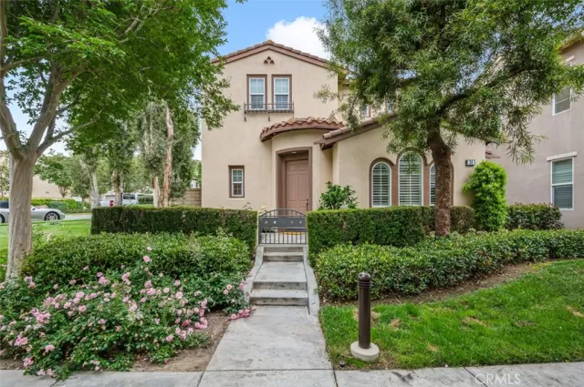 MLS: OC23108413 Condo For Sale