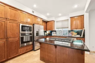 Photo #4: OC23108413 Listing 