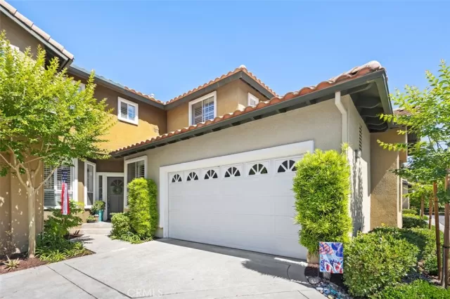 MLS: OC23108621 Condo For Sale