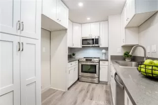 Photo #5: OC23108830 Listing 