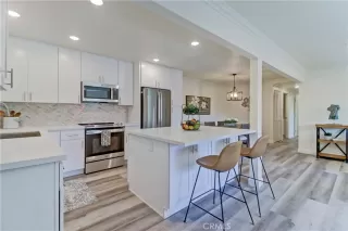 Photo #2: OC23108837 Listing