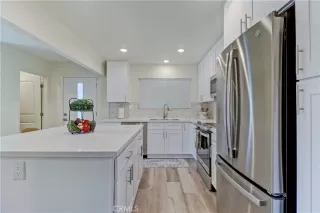 Photo #6: OC23108837 Listing