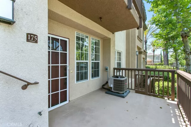 MLS: OC23108854 Condo For Sale