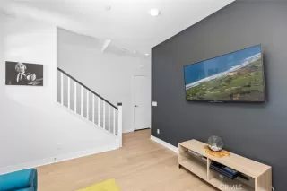 Photo #6: OC23109093 Listing 