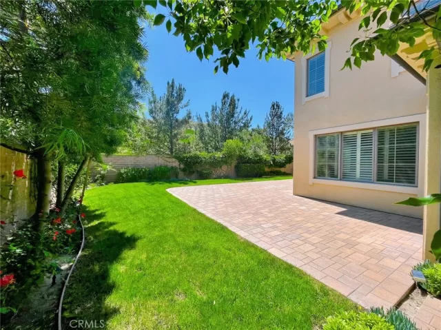 MLS: OC23109221 Condo For Sale