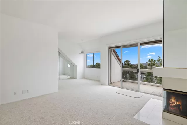 MLS: OC23109276 Condo For Sale