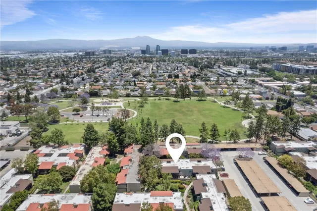 MLS: OC23109318 Condo For Sale