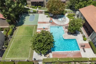 Photo #2: OC23109318 Listing