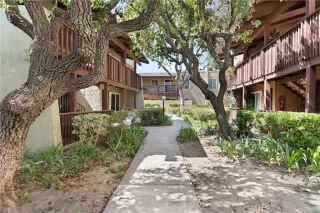 Photo #4: OC23109318 Listing