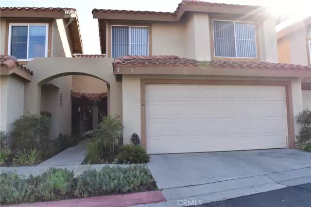 MLS: OC23109373 Condo For Sale