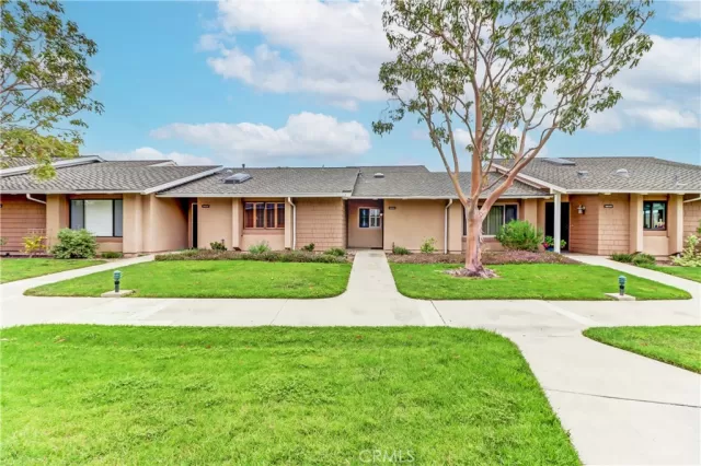 MLS: OC23109492 Condo For Sale