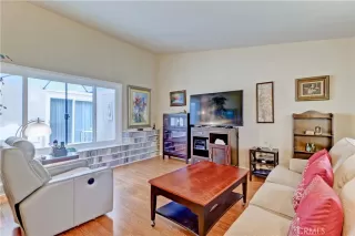 Photo #4: OC23109492 Listing