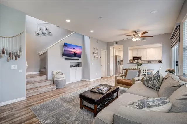 MLS: OC23109972 Condo For Sale