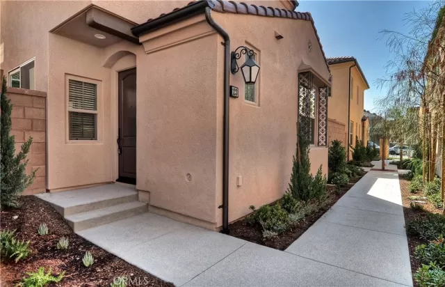 MLS: OC23110001 Condo For Sale