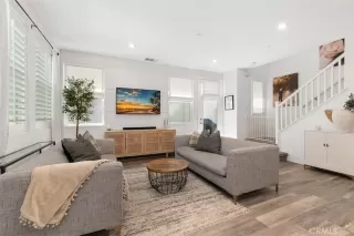 Photo #4: OC23110036 Listing